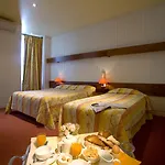Hotel Logis Le Parc 3*