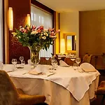 Logis Le Parc Hotell 3*