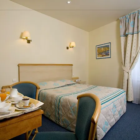 Отель Restaurant Le Parc Мулен