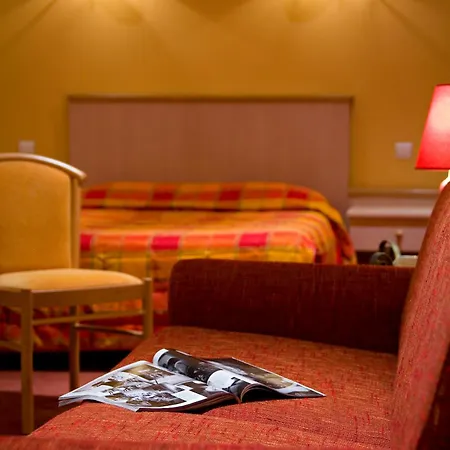 Logis Le Parc 3* Μουλέν