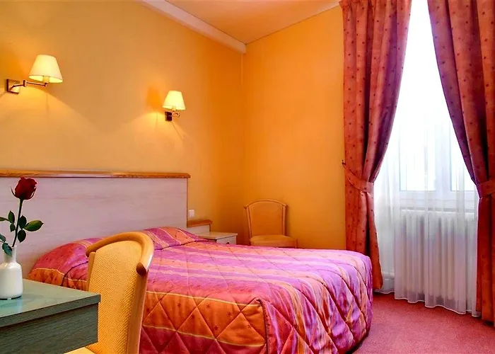 Hotel Logis Le Parc 3*