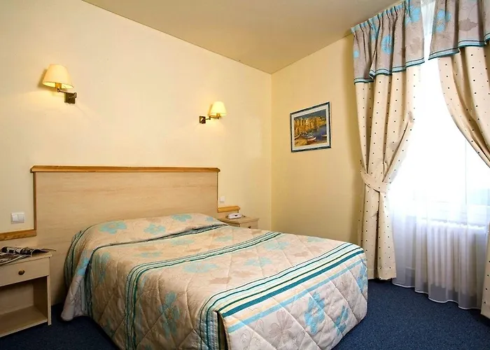 Logis Le Parc Hotel 3*