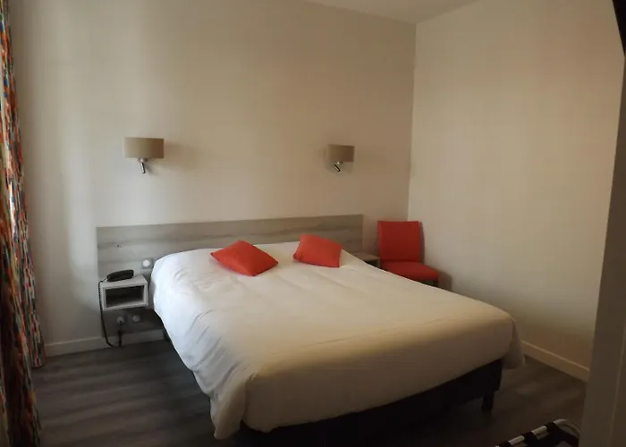 Hotel Logis Le Parc Moulins (Allier)