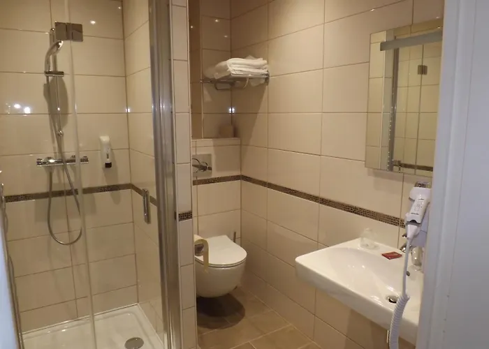 Hotel Logis Le Parc 3*