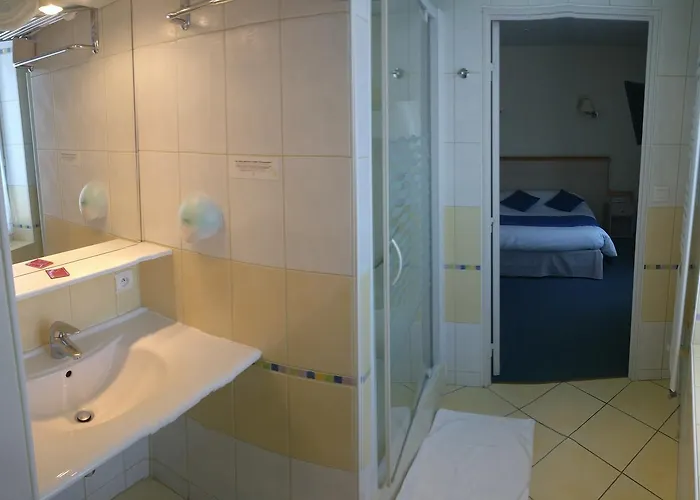 Hotel Logis Le Parc 3*